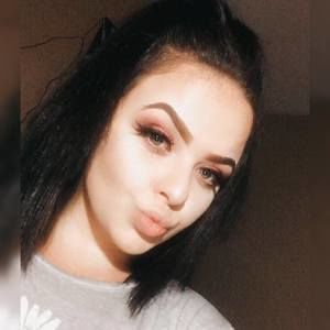 Meet your Posher, Abbey